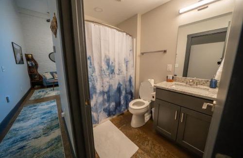 Buchanan Apartment | New 1 Bedroom Apartment Near Brewery - River - Downtown