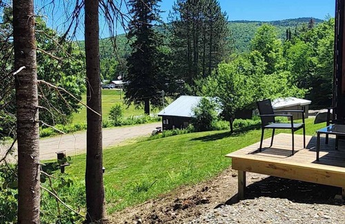 Errol Cabin | New 1 bedroom Container cabin with direct trail access (cabin 3)