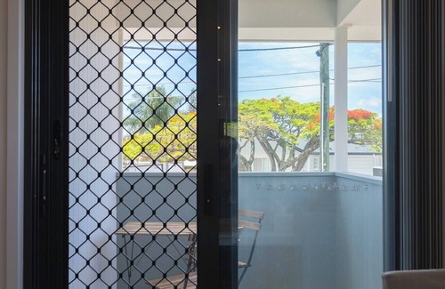 Wynnum Apartment | New 1 bedroom micro apartment for 2