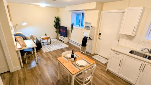 Lynn Valley House | New 1 bedroom suite North Vancouver