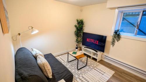 Lynn Valley House | New 1 bedroom suite North Vancouver