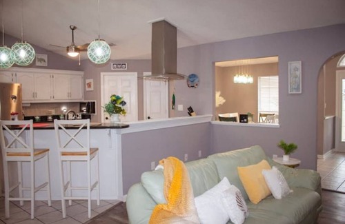 Navarre House | ~NEW~1 min to Bay~8 Mins to Beach~Private Pool~Super relaxing beach theme