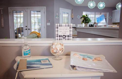 Navarre House | ~NEW~1 mins to Bay~8 Mins to Beach~Private Pool~Super relaxing beach theme