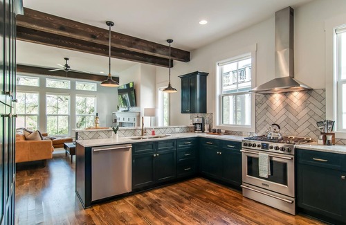 Shelby Hills House | NEW-10 Min to Broadway-Rooftop-Family Friendly-Elegant-Peaceful East Nashville