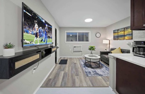 Hazel Park Apartment | New 1BD Apartment Near Ferndale