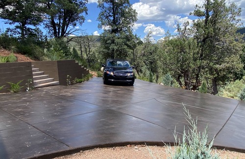 Strawberry House | NEW 2+ Acres, Charming Home with a View!