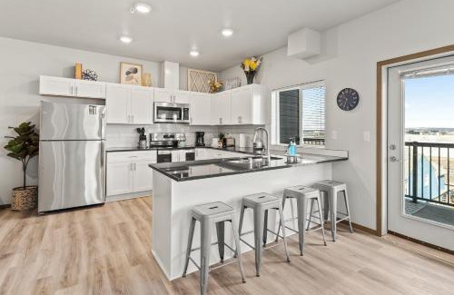 South Perry District Apartment | New 2 Bed 2 Bath Near Perry Dist and Downtown