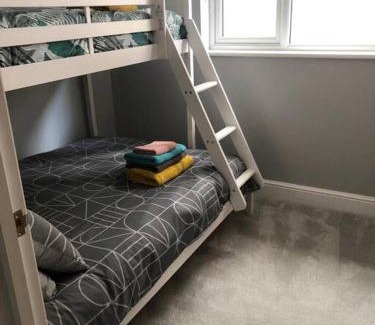 Southbourne Apartment | New 2 bedroom first floor apartment close to beach