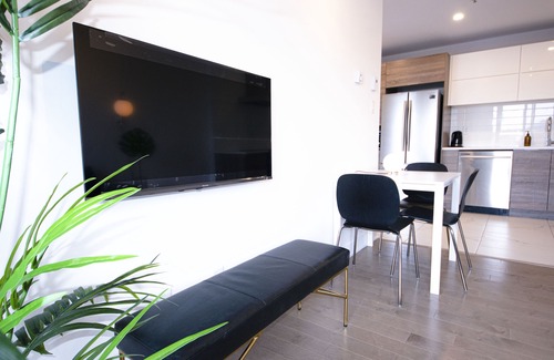 Cote-Des-Neiges—Notre-Dame-De-Grace Apartment | NEW 2 lux bedrooms*Stunning Terrace*Gym*