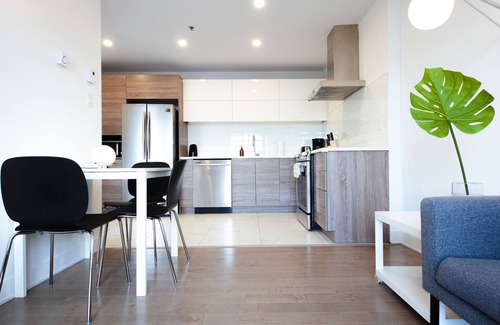 Cote-Des-Neiges—Notre-Dame-De-Grace Apartment | NEW 2 lux bedrooms*Stunning Terrace*Gym*