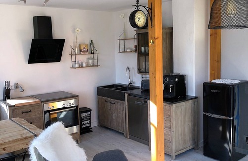 Koenigstein Apartment | New 2018 modern completely renovated apartment with a view