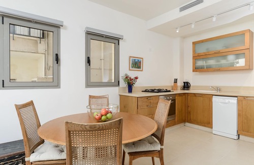 Tel Aviv City Center Apartment | NEW 2Bed/2Bath Center Rothschild