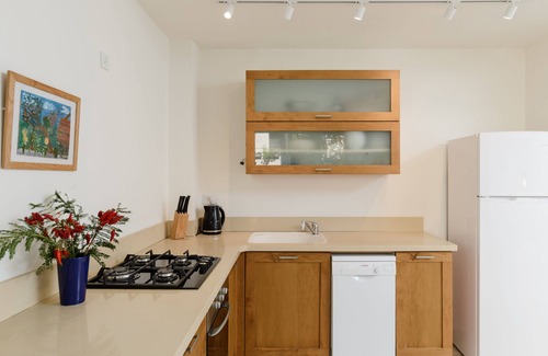 Tel Aviv City Center Apartment | NEW 2Bed/2Bath Center Rothschild