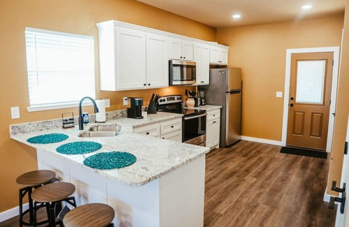 Paris House | New 2BR, 2B, 251 11th NE, unit1