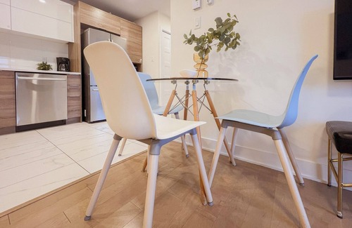 Cote-Des-Neiges—Notre-Dame-De-Grace House | NEW*2BR-gym*rooftop terrace*wifi
