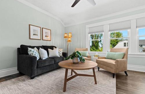 New Baltimore Apartment | New! 2BR near Lake at Anchor Bay