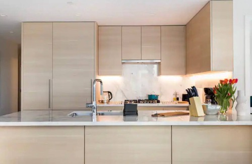 Port Moody Apartment | New 2BR Suite w/Parking, AC, Gym, Ocean View Port Moody , 5 min walk to skytrain