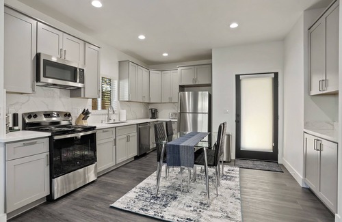 Woodland House | New 2Br2Ba Guest House