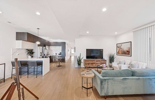Chicago Apartment | NEW! 3 Bed 3 Bath Lakefront Oasis, Parking Included ~ by AllSet Turnover