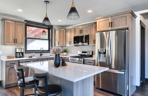 Lead Cabin | New 3-Level Property with Paved Roads, Open Floor Plan, Clubhouse Access!