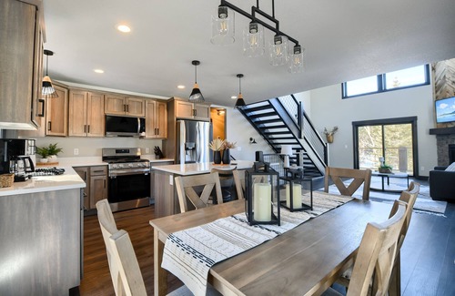 Lead Cabin | New 3-Level Property with Paved Roads, Open Floor Plan, Clubhouse Access!