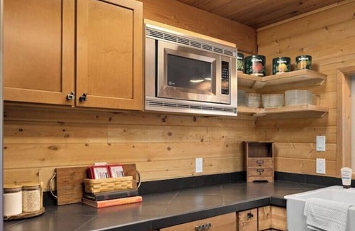 Cle Elum House | NEW "3 Peaks" Triple A Frame, Game room, Hot tub