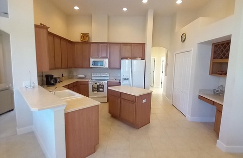 Plymouth House | New 3000 Square Feet Golf Executive Home, 20 min to Downtown Orlando!