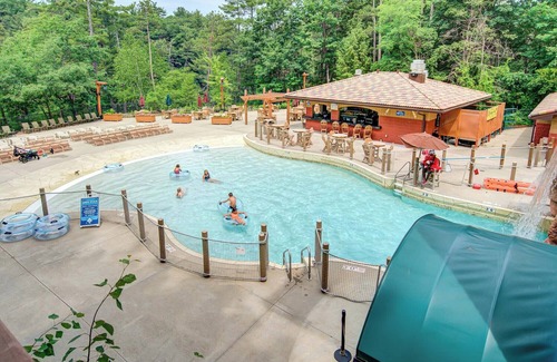 Wisconsin Dells Condo | NEW 3BD/3BA Waterparks, Golf, Spa, Arcade, Dining!