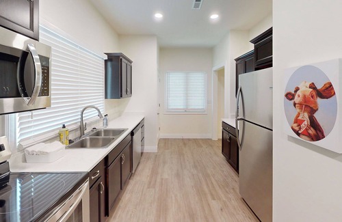 Bloomington Apartment | New! 3BR 2BA IU Campus Getaway for up to 6! Right by IU Athletics!