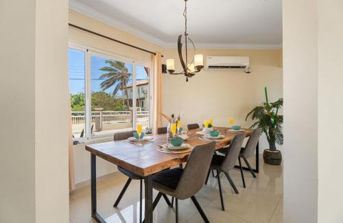 Boroncana House | NEW 3BR 2BA Private Villa with Spacious Garden