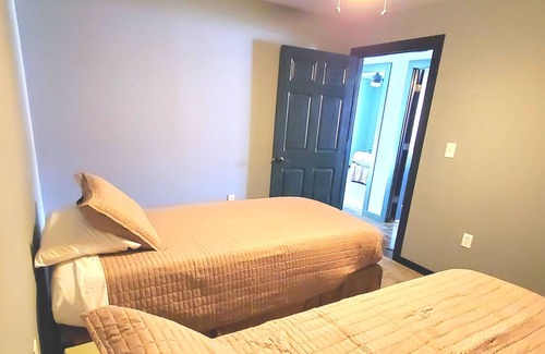 Kerr Cottage | *NEW* 3BR Modern FARMdominium