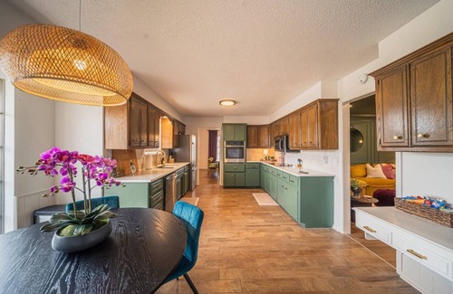 Oklahoma City House | NEW 4 BDR OKC Hot Tub/Pool Table 12 Point Getaway