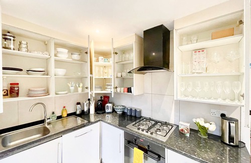Crouch End Apartment | New 4-Bed Home in Crouch End near Alexandra Palace