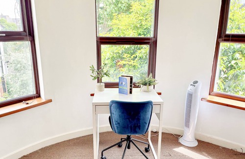 Crouch End Apartment | New 4-Bed Home in Crouch End near Alexandra Palace