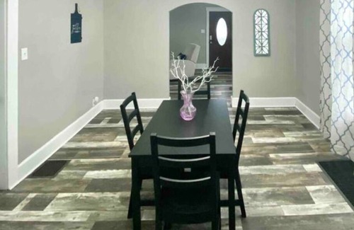 Shelbyville House | NEW! 4 Bedrooms, 10 min to Casino, 25 min to Indy!