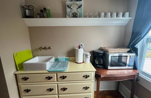 Downtown Dunedin Condo | New 4 room Suite, with kitchenette