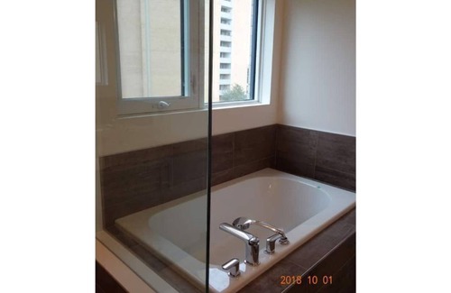 Richview House | New 4Bed,2.5Bath,Office,Terrace,Free Parking/WiFi