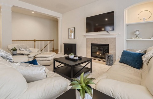 Parker House | New 4BR/3BA House in Parker