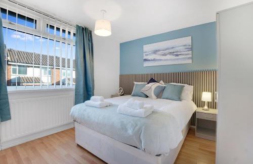 Peterlee House | NEW! 4BR in Stafford Place
