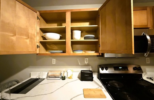 Burns Park Apartment | * NEW * 4BR Retreat | Heart of Campus w/Parking