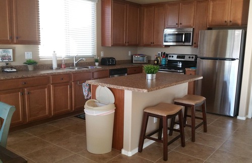Phoenix House | NEW 5 bedroom, 3 bath Glendale - Peoria Area