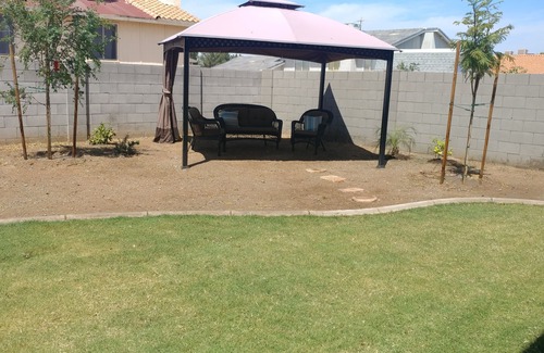 Phoenix House | NEW 5 bedroom, 3 bath Glendale - Peoria Area