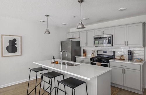 Uptown Condo | NEW 5 Bedroom Cityscape Sanctuary + Rooftop Deck