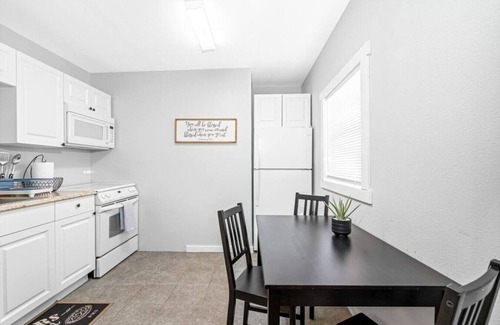 Oakford Park Apartment | New 506 · Hidden Gem Effiency Studio! Perfect Location.