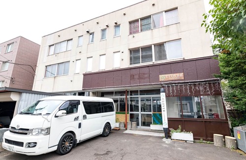 Higashi House | ★ New ★ 6 people room/15 minutes walk from Sapporo Station/WiFi/washing machine/dryer/rental car 5 people or 10 seater cheap