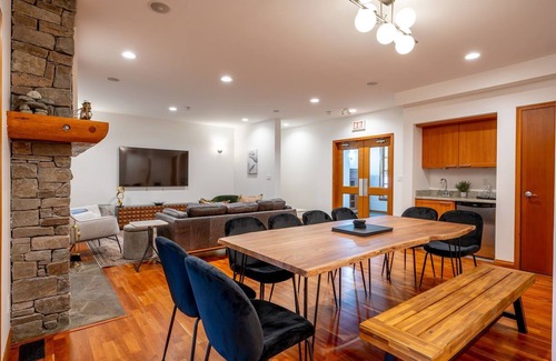 Alta Vista Apartment | New 8BD Chalet | Smart TV | Private hot tub | Wifi