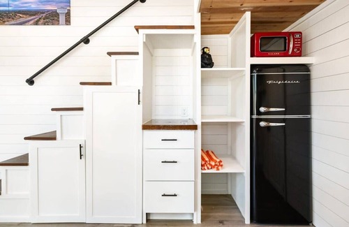 Dripping Springs Cabin | NEW Adorable & Cozy Tiny House #2 @Infinity Ranch