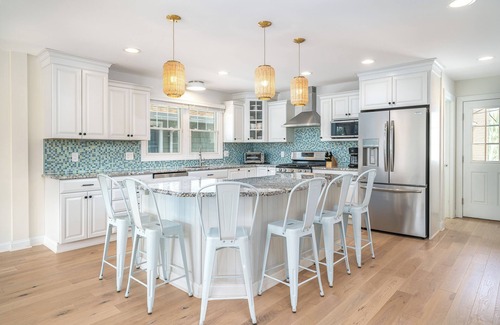 Lavallette House | New Airy 4BR. Walk to the beach & bay