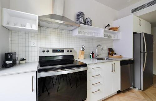 Plateau Mont Royal Apartment | New and Cozy 3 bedroom in Le Plateau by Denstays
