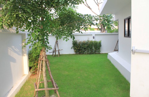 Suan Luang Apartment | New and Modern Studio 24-1